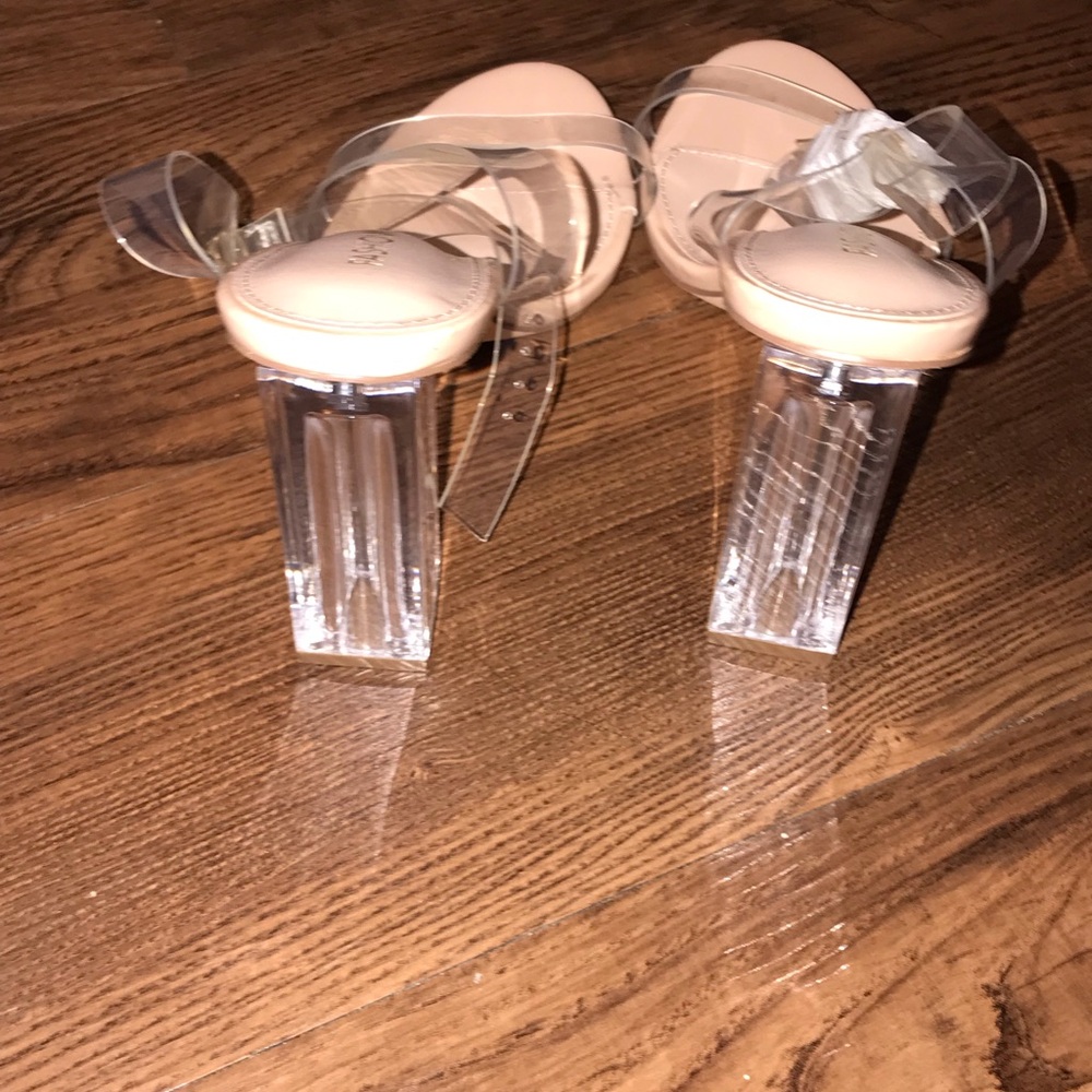 Beautiful BRAND NEW CINDERELLA SHOES SIZE 8 clear Strap Block Heel Sandals - Picture 13 of 13